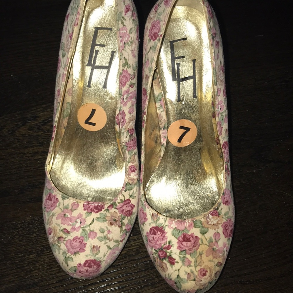 Floral print stacked heel